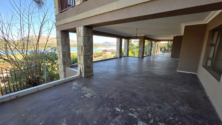 4 Bedroom Property for Sale in Ifafi North West